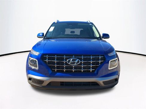 New 2025 Hyundai Venue Limited image 3