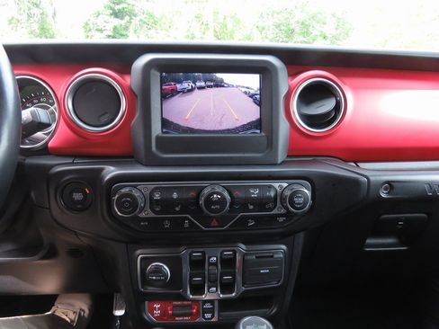 Used 2021 Jeep Wrangler Unlimited Rubicon w/ LED Lighting Group image 25