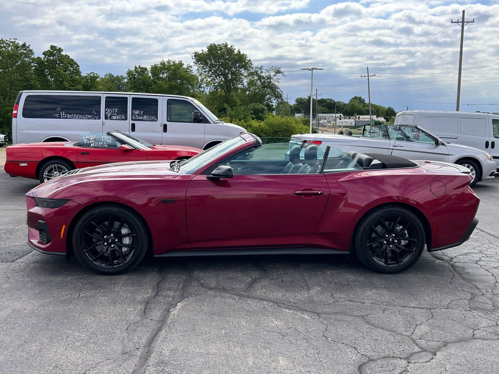 Used 2025 Ford Mustang GT Premium RWD image 4