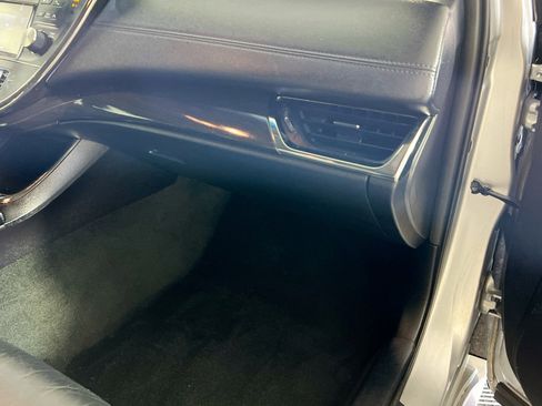 Used 2018 Toyota Avalon XLE image 35