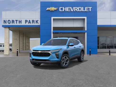 New 2026 Chevrolet Trax LT w/ LT Convenience Package FWD image 8