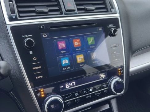 Used 2018 Subaru Outback 2.5i Premium image 10