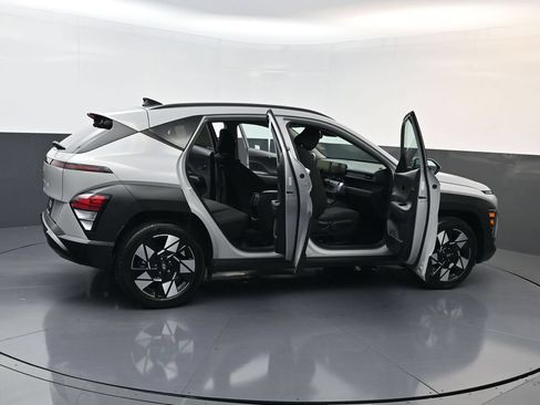 Certified 2025 Hyundai Kona SEL FWD image 29