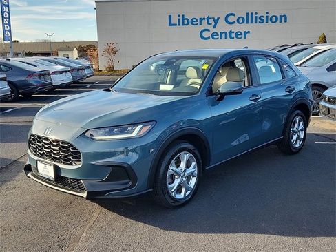 Used 2023 Honda HR-V LX image 3