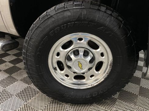 Used 2009 Chevrolet Silverado 2500 LT w/ Exterior Plus Package image 43