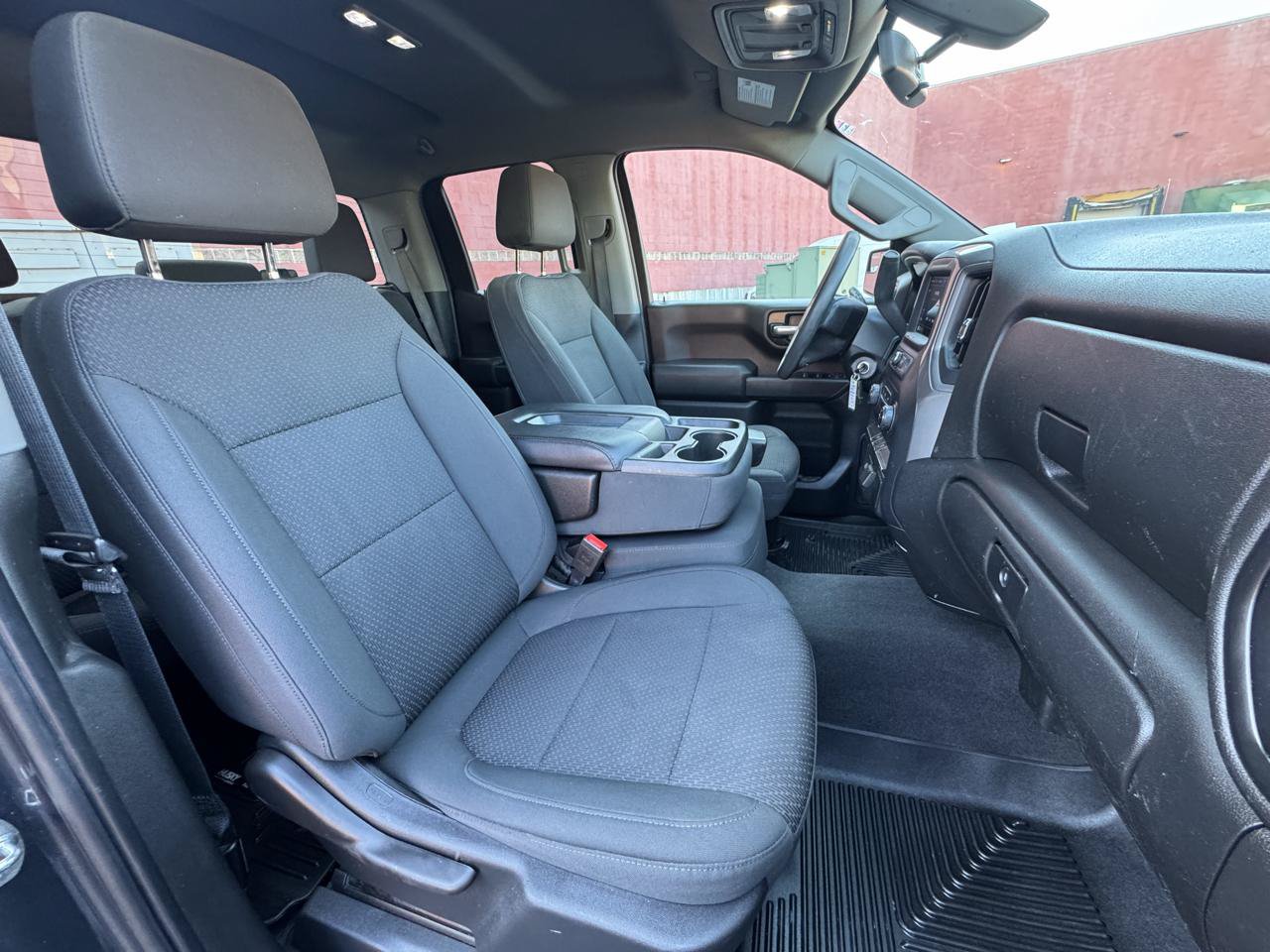Used 2020 Chevrolet Silverado 1500 Custom w/ Custom Value Package AWD/4WD image 12