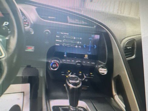 Used 2019 Chevrolet Corvette Z06 RWD image 2