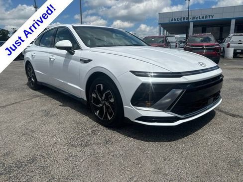 Used 2025 Hyundai Sonata SEL FWD image 1
