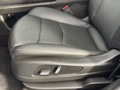 Used 2021 Cadillac XT6 Luxury FWD image 16