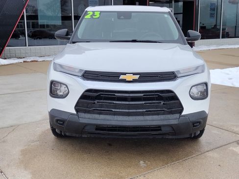 Used 2023 Chevrolet TrailBlazer LS image 2