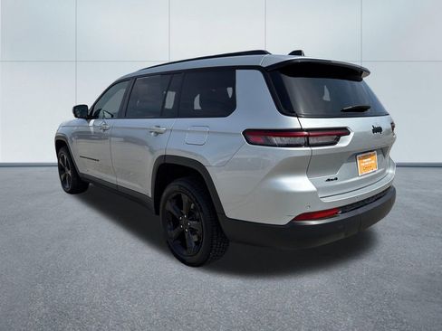 Certified 2023 Jeep Grand Cherokee L Laredo image 3