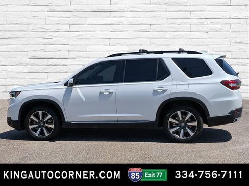 Used 2024 Honda Pilot Touring image 8