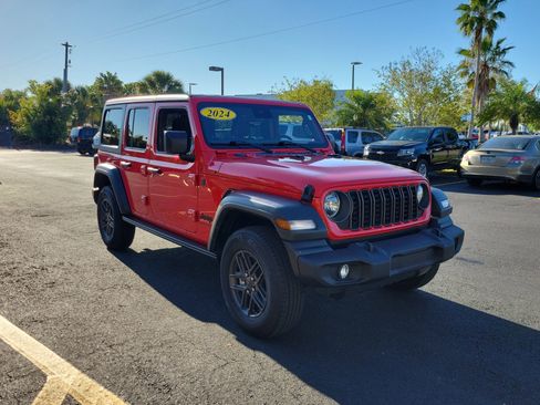 Used 2024 Jeep Wrangler Unlimited Sport AWD/4WD image 2