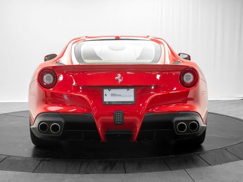 Used 2016 Ferrari F12 Berlinetta RWD image 6
