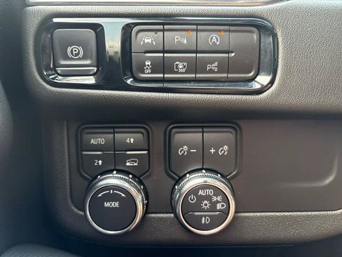 Used 2025 GMC Yukon XL Denali w/ Sun & Power Step Package AWD/4WD image 29