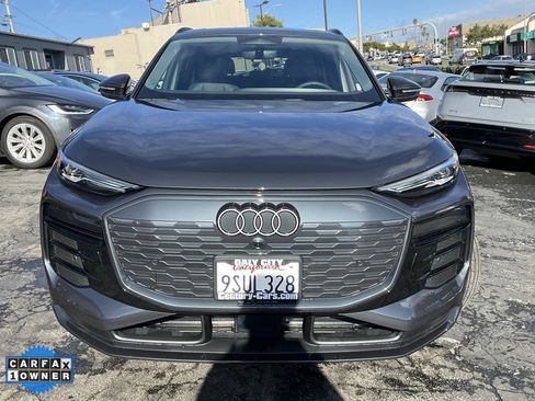 Used 2025 Audi Q6 e-tron Premium w/ Convenience Package image 2