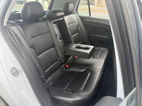 Used 2020 Volkswagen Golf 4-Door image 25