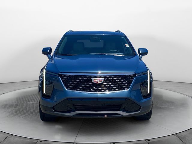 Used 2025 Cadillac XT4 Premium Luxury w/ Cold Weather Package FWD image 8
