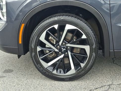 Used 2024 Mitsubishi Outlander AWD image 10