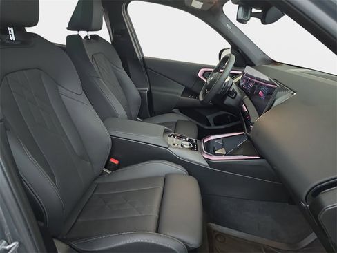 Used 2025 BMW X3 xDrive30i w/ Convenience Package image 11