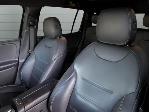 Used 2021 Mercedes-Benz GLB 35 AMG 4MATIC w/ Multimedia Package image 16