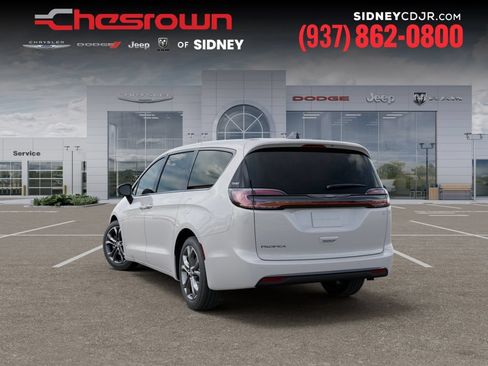 New 2026 Chrysler Pacifica Select FWD image 3