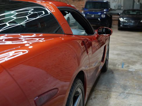 Used 2006 Chevrolet Corvette Coupe w/ Preferred Equipment Group image 20