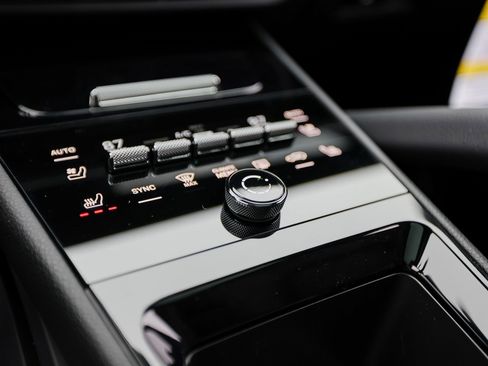 New 2026 Porsche Cayenne E-Hybrid Coupe image 20