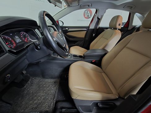 Used 2019 Volkswagen Jetta SE image 11