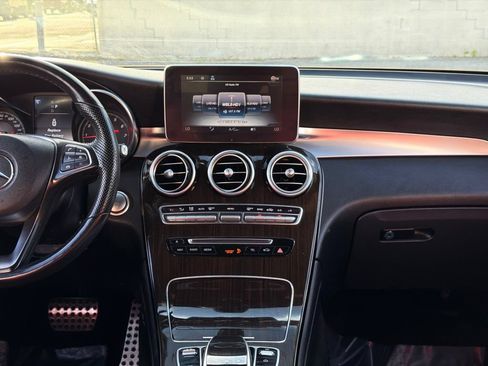 Used 2019 Mercedes-Benz GLC 300 4MATIC Coupe image 20