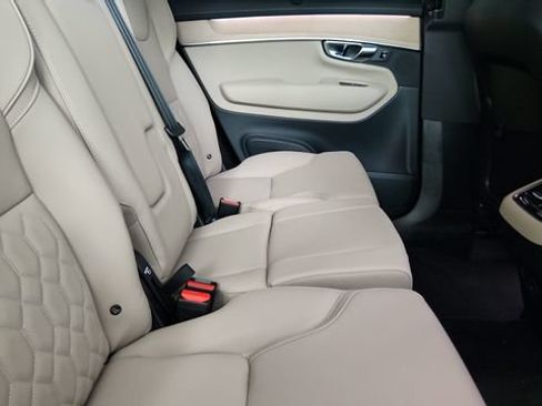 Used 2027 Volvo XC90 B6 Plus AWD/4WD image 36