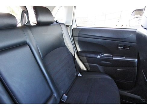 Used 2024 Mitsubishi Outlander Sport LE image 11