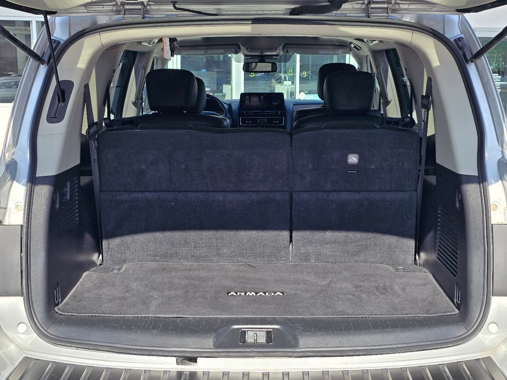 Used 2024 Nissan Armada SL w/ Captain's Chairs Package RWD image 12