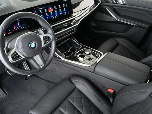 Used 2026 BMW X7 xDrive40i w/ M Sport Package AWD/4WD image 14