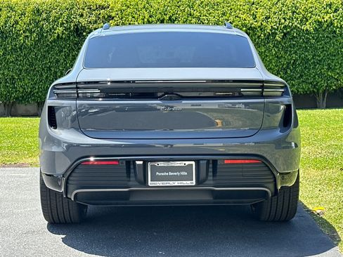 New 2026 Porsche Macan Turbo Electric AWD/4WD image 7