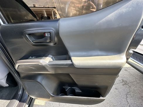 Used 2022 Toyota Tacoma SR5 image 32