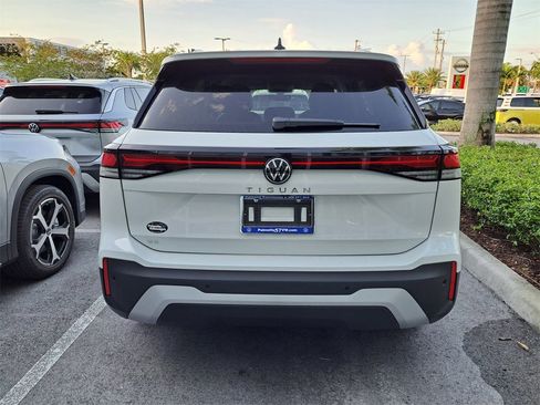 New 2026 Volkswagen Tiguan SE image 4