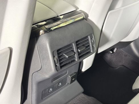 New 2026 Land Rover Range Rover Velar S image 28