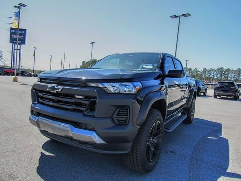 New 2025 Chevrolet Colorado Trail Boss w/ Midnight Edition image 9