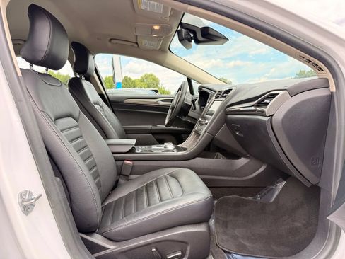 Used 2018 Ford Fusion SE w/ Equipment Group 602A FWD image 22