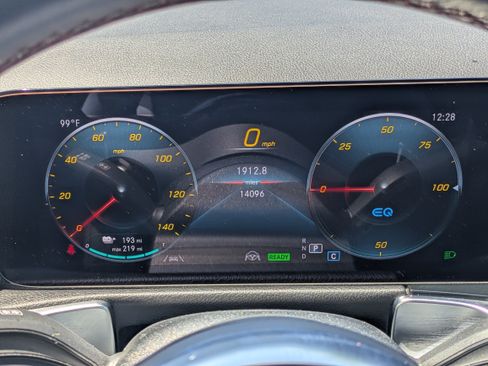 Used 2023 Mercedes-Benz EQB 300 4MATIC image 26