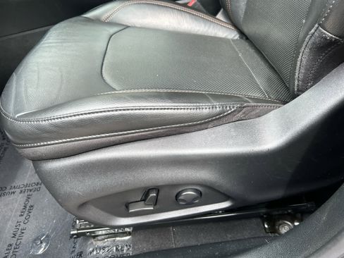 Used 2022 Jeep Compass Latitude w/ Sun and Sound Group AWD/4WD image 11
