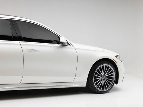 Used 2022 Mercedes-Benz S 500 4MATIC w/ AMG Line Package image 37