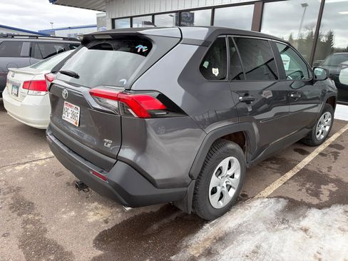 Used 2022 Toyota RAV4 LE image 3