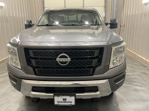 Used 2024 Nissan Titan SV w/ SV Convenience Package AWD/4WD image 5