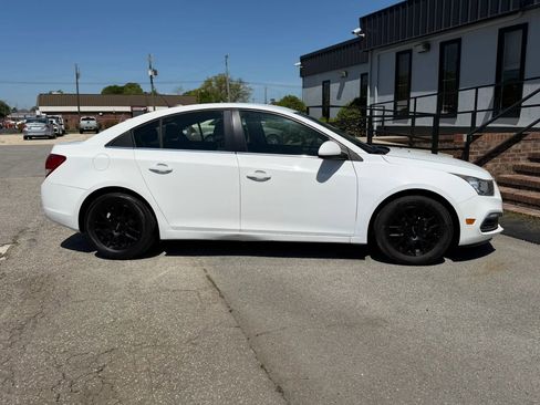 Used 2016 Chevrolet Cruze LT image 6