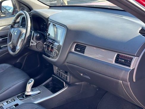 Used 2019 Mitsubishi Outlander SEL image 12