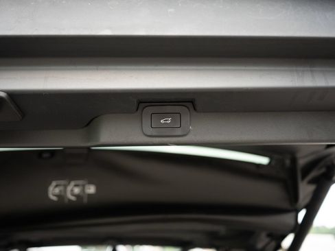 Used 2023 Land Rover Discovery HSE R-Dynamic AWD/4WD image 49