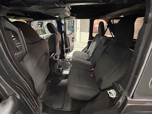 Used 2018 Jeep Wrangler Unlimited Sport S image 47