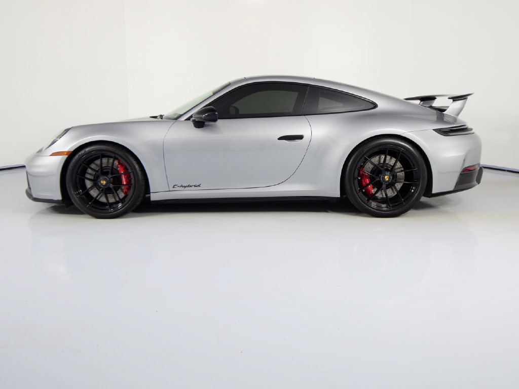 Certified 2026 Porsche 911 Carrera GTS RWD image 7